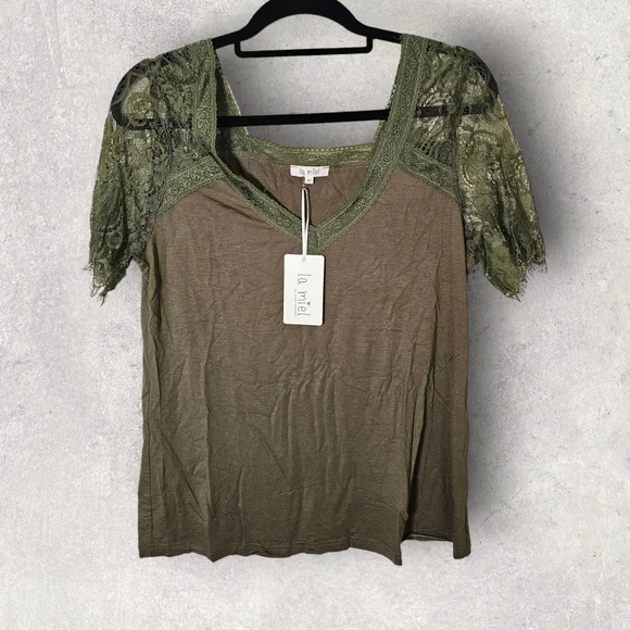 LA MIEL Gorgeous Lace Boho Short Sleeve V-Neck Top•Size Medium•Olive Green - Picture 11 of 13